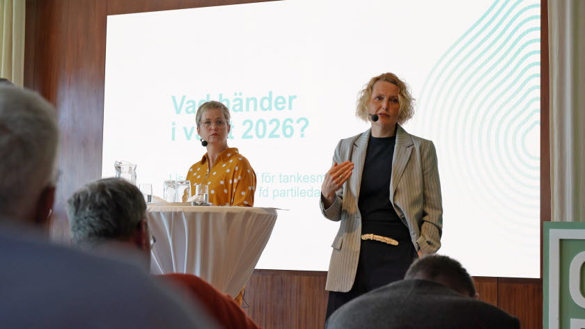 Bild på Lisa Pelling, chef för tankesmedjan Arena Idé, och Anna-Karin Hatt, tidigare partiledare för Centerpartiet.