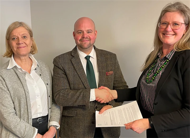 Lena-Liisa Tengblad, vd, Gröna arbetsgivare, Peter Kullgren, landsbygdsminister, och Emma Terander, chef arbetsmarknad på Gröna arbetsgivare.