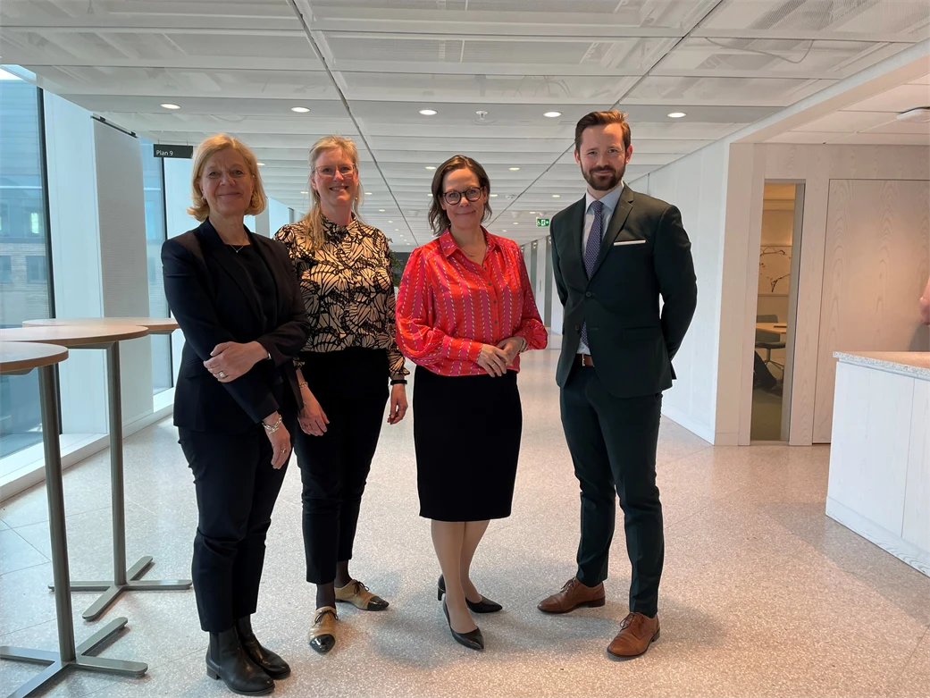 Lena-Liisa Tengblad, vd Gröna arbetsgivare, Emma Terander, chef arbetsmarknad Gröna arbetsgivare, Maria Malmer Stenergard, migrationsminister, och Olle Nykvist, opinionsbildare Gröna arbetsgivare.